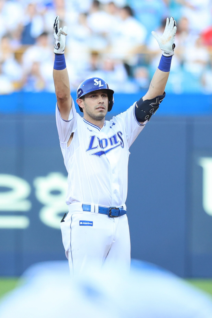 Cardenas is done! In the bottom of the ninth inning, two-run four Samsung catches Lotte and Classic Seeds Winning 