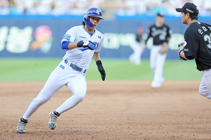 Cardenas is done! In the bottom of the ninth inning, two-run four Samsung catches Lotte and Classic Seeds Winning 