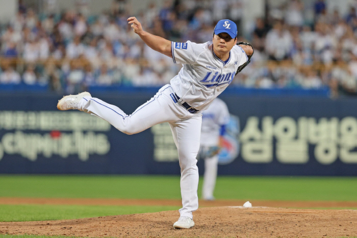 Cardenas is done! In the bottom of the ninth inning, two-run four Samsung catches Lotte and Classic Seeds Winning 