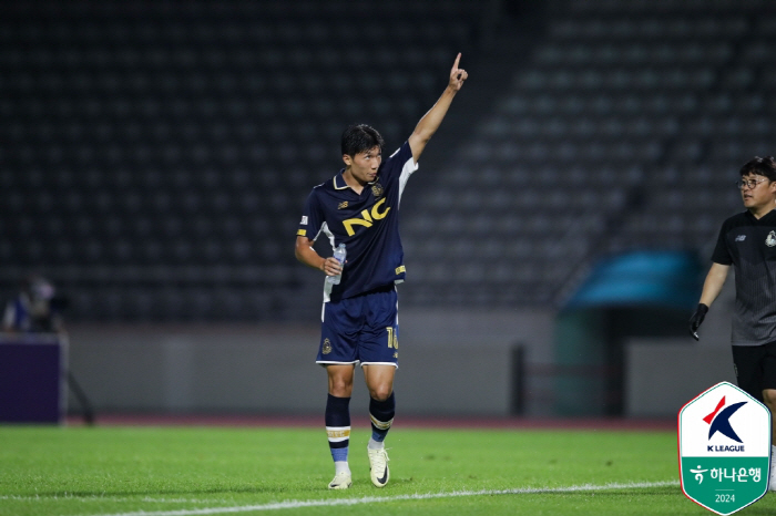  Cheonan scored four goals in the second half, and E-Land failed again in front of '3 consecutive wins'