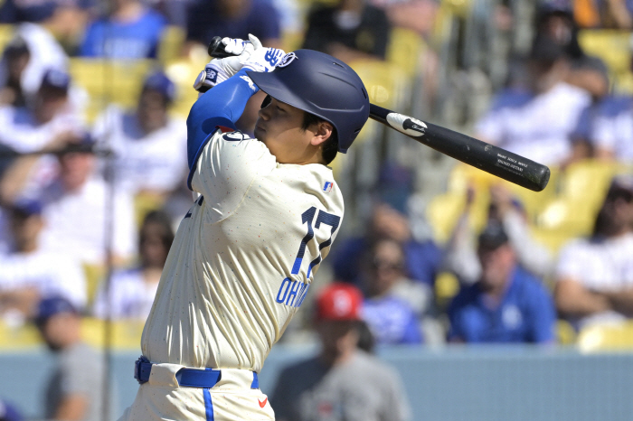 '144m Strength' Ohtani's first home run in the second half of the year, achieving 30 home runs for the fourth consecutive year