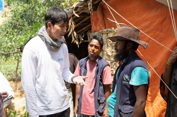 Jung Woo-sung Resigns After 9 Years of Goodwill Ambassador to the UN Refugee Agency 'Constant Political Attacks' 