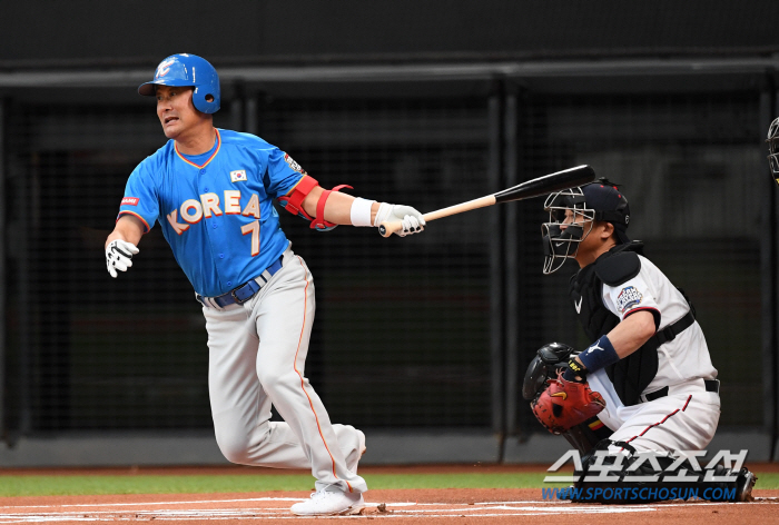 'Legend does not disappear' Lee Jong-beom's miracle fifth base, Itoi dramatic three-run...Korea's Legendary All-Star Loses to Japan