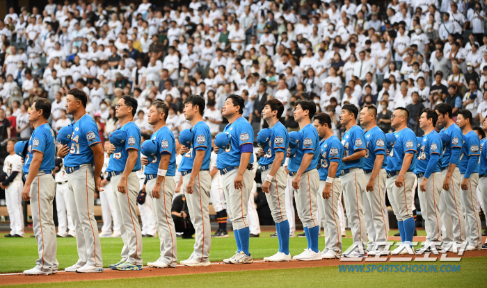 'Legend does not disappear' Lee Jong-beom's miracle fifth base, Itoi dramatic three-run...Korea's Legendary All-Star Loses to Japan