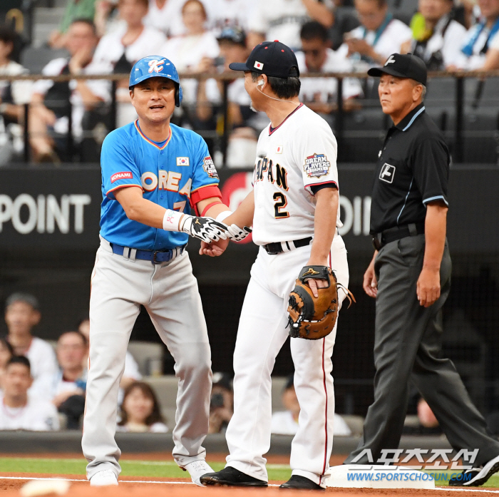 'Legend does not disappear' Lee Jong-beom's miracle fifth base, Itoi dramatic three-run...Korea's Legendary All-Star Loses to Japan