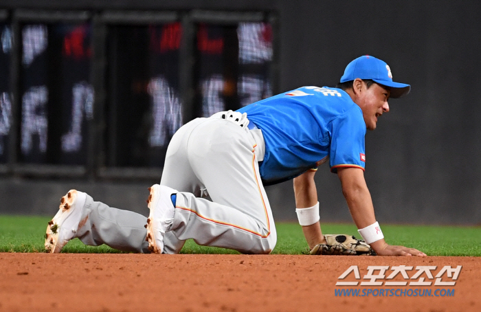 'Legend does not disappear' Lee Jong-beom's miracle fifth base, Itoi dramatic three-run...Korea's Legendary All-Star Loses to Japan