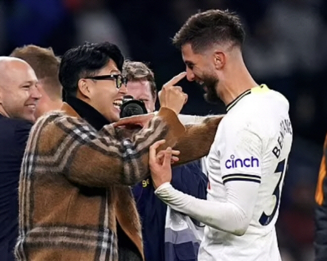 'Did you take it out on purpose?' Son Heung-min Racist Bentancourt Excludes Korean Tour List...Romero-Pander Pendo 'Disappear'