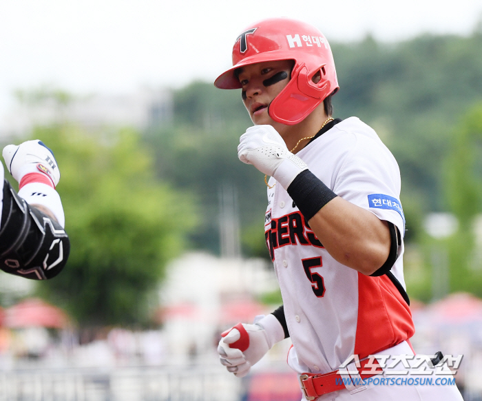 'Is it a baseball cartoon?' Genius Kim Do-young Explodes Natural Cycling Heat for the First Time in 4 at-bats