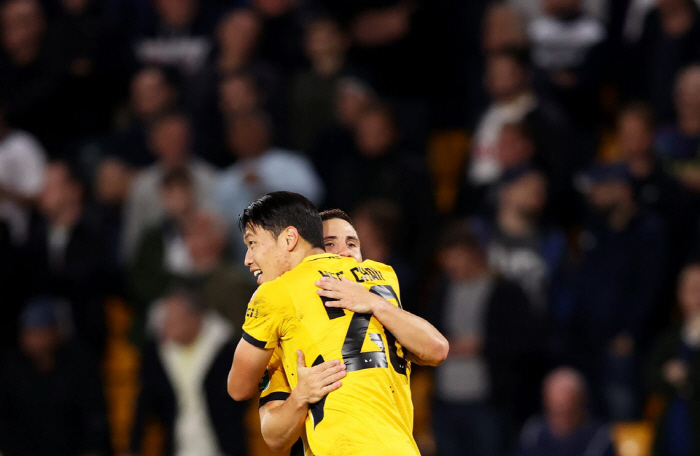 'Korean Limited' Wolverhampton's best winger unfortunately said goodbye to Hwang Hee-chan...colleagues against racism