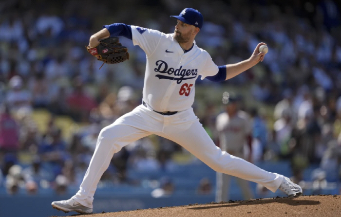 LAD's bold 100-mile rookie start! Ryan was originally an infielder who dreamed of playing both sides