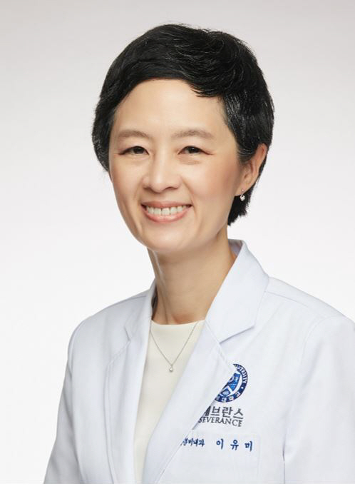 Professor Lee Yoo-mi of Severance Hospital elected the first Korean director of the American Academy of Osteopathic History