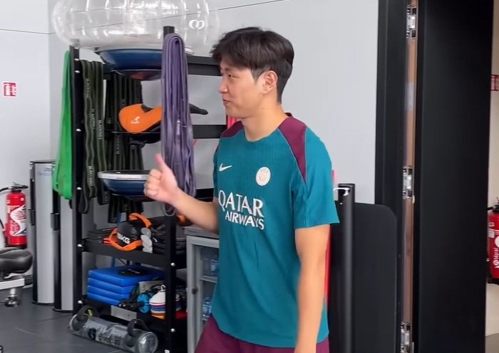 'Vacation abs topic'→'Shock mesh fashion'...Lee Kang-in has joined PSG in the pre-season even though '100 billion proposal  rumors of a transfer to Napoli'