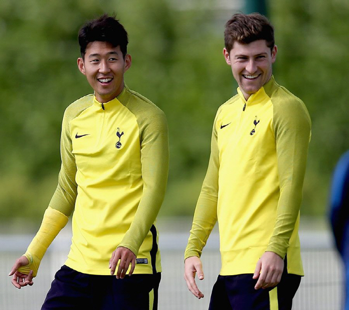 'Because you're my family...' 9 years of friendship with Son Heung-min...Bromance to Kane, Davies Tottenham 10th Anniversary Tributes