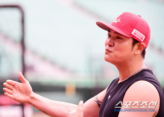 Choo Shin-soo '42 years old, 11 days' Choo Shin-soo set a new record for the oldest hitter in Korean baseball history → Double on the right wing! Super★ that shines especially on milestones. 