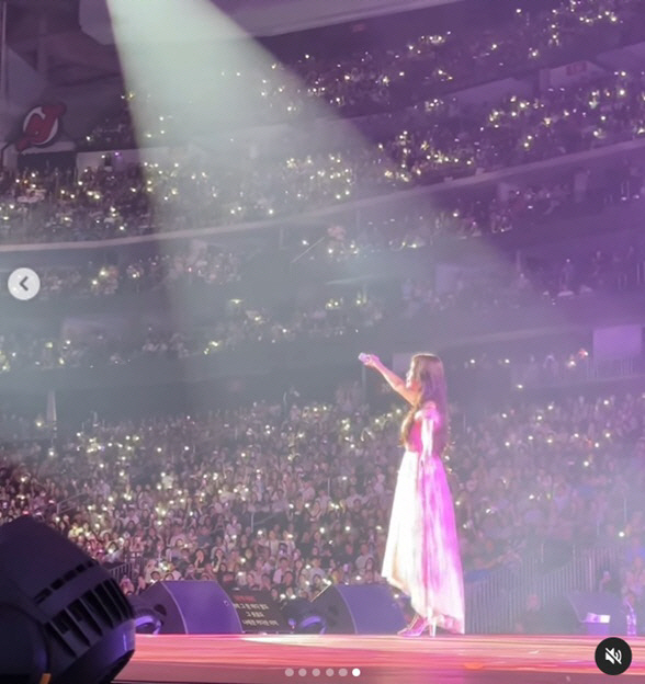 IU, a fan who touched my beauty ♥..The 10 hour drive to the flight cancellation performance 