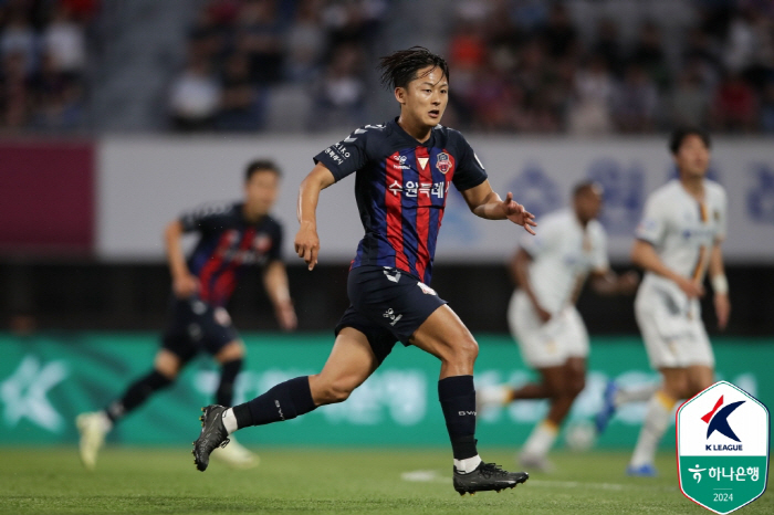  Special star Lee Seung-woo announces his transfer by himself → Jeonbuk's official entry''I will become the best in Korea in green uniforms.'