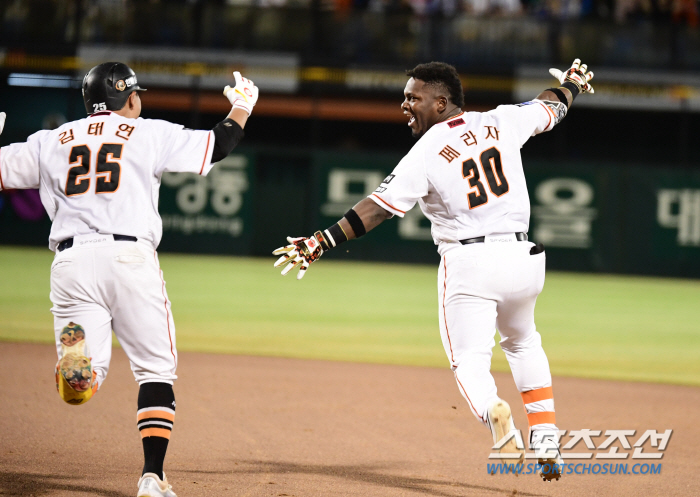 Peraza's walk-off hit, Oh Seung-hwan's final hit for two consecutive days...After Hanwha's seven consecutive losses, it has come from behind for two consecutive days 