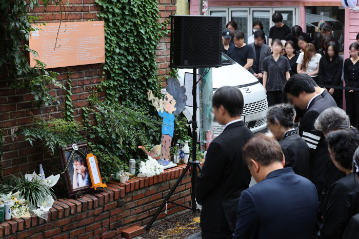  The late Kim Min-ki visited the school, a separate scene of resistance and Hwang Jung-min sobbing in the screen of 'Morning Isul'