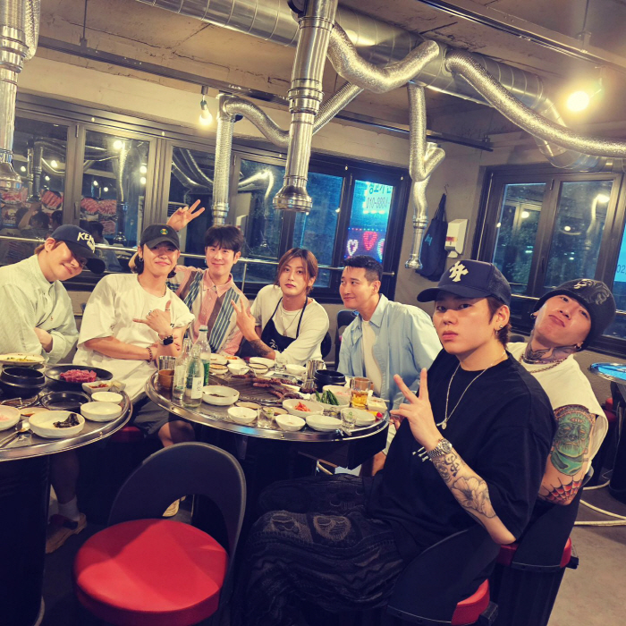  Group Block B, full group meeting at a meat restaurant'Comeback'Expectation Solsol