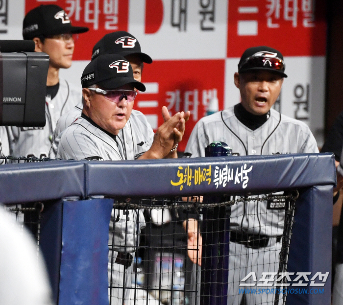 'Thanks to my children's fans, I lost in a row.' Hanwha fans' love of baseball, six-year-old dream fan was no exception