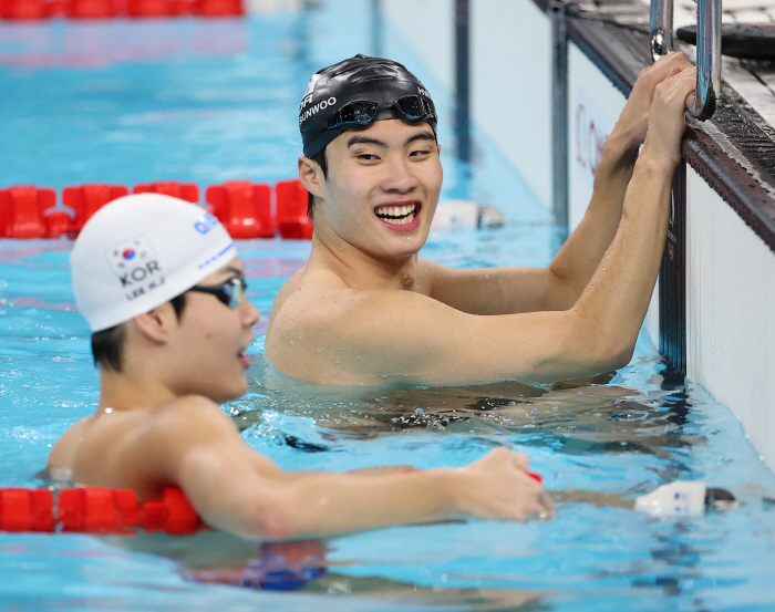 'What's wrong with Hwang Sun-woo's prediction?', U.S. swimming media expects Hwang Sun-woo to rank third in the 200m freestyle, while Kim expects Popovich'