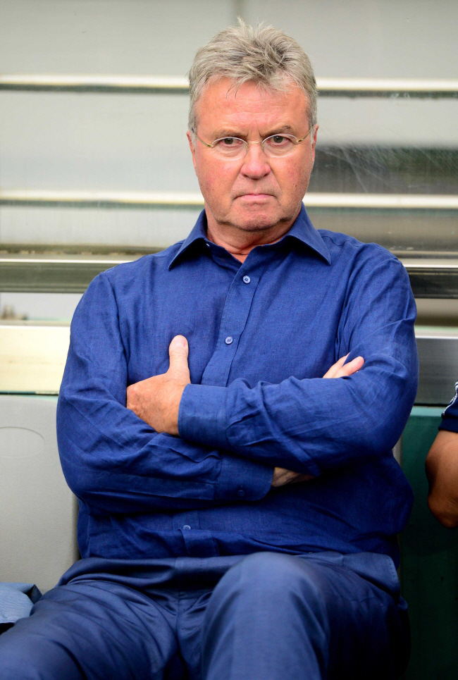 Coach Hiddink, who met in the Netherlands, confessed, 'During the 2002 World Cup, rumors of discord with the Chukhyup' (Over-immersive Life History 2)