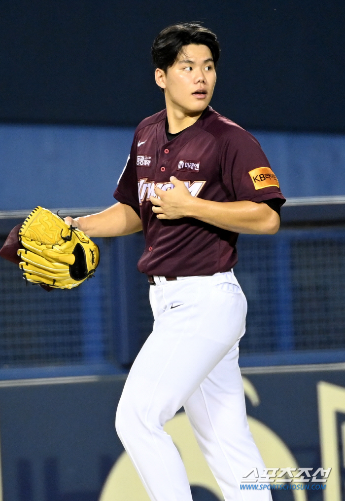 'Korean express niece did it' 2024 Rookie's first QS achievement, '9th inning 82 minutes of rain suspension' beat Doosan to escape for the second consecutive game 