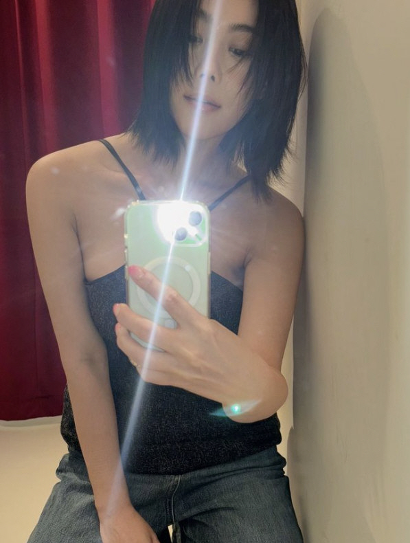 Solbi's bold shoulders after losing 15kg 'Pretty good looks'