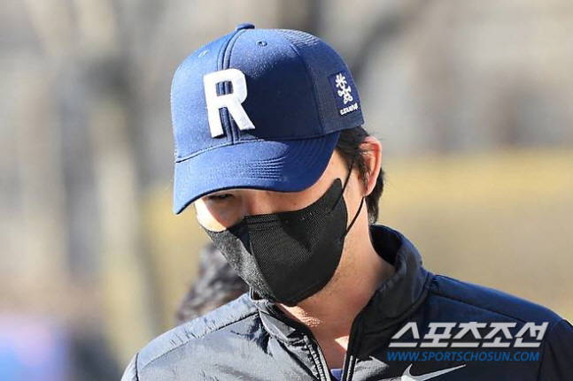 Former national team member Oh Jae-won sentenced to two and a half years in prison'Admit both drug administration and intimidation'