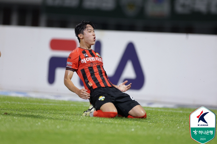 'I am Son Heung-min's successor' Yang Min-hyuk's 8th goal of the season, Bang Kang-won, defeated Jeonbuk 4-2 and became the leader'