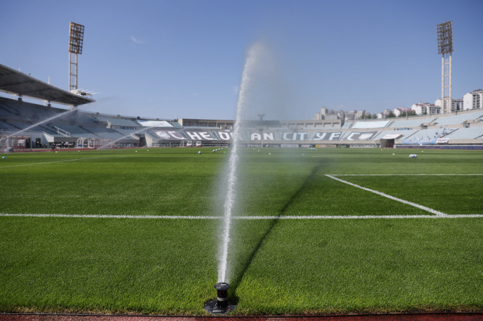 K-League-Wangsan Green Signs Business Agreement to Improve Stadium Lawn Quality