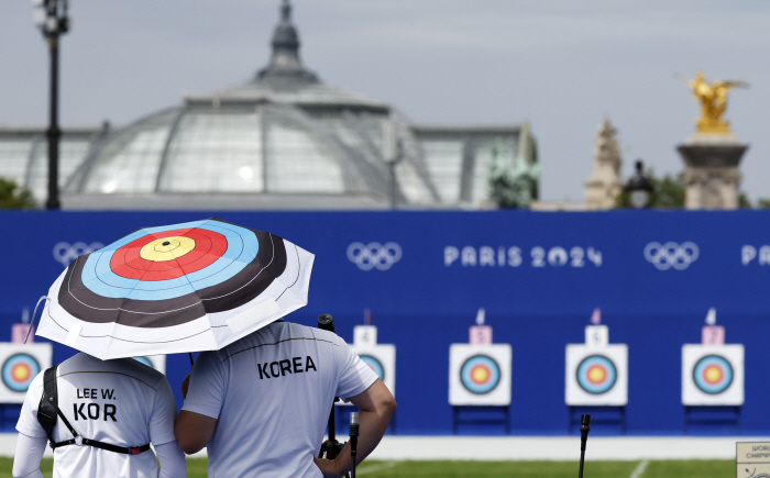  As expected, Korean archery! Both men and women are ranked 1st and 2nd in the ranking round. Good start! Lim Sihyun is a new world record!