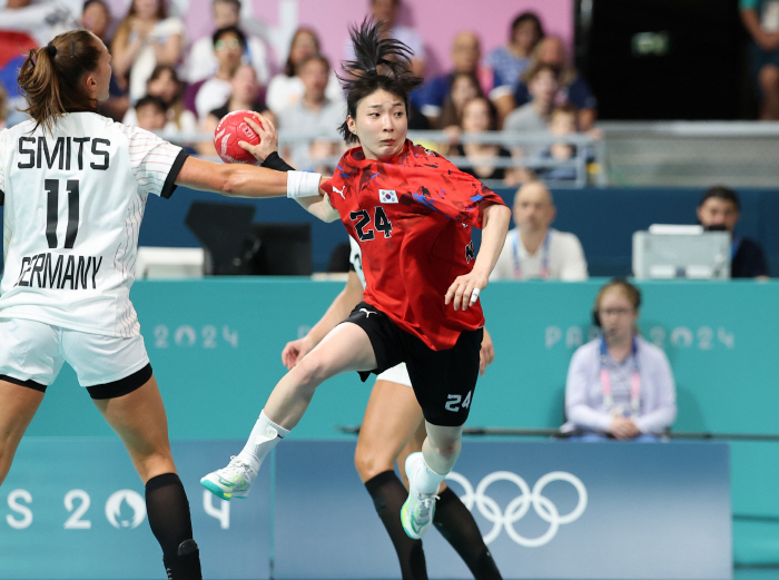  South Korea's women's handball was strong, 'Iron Wall' beat Germany 23-22'Start of Pleasure'