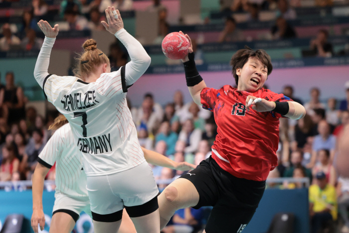  South Korea's women's handball was strong, 'Iron Wall' beat Germany 23-22'Start of Pleasure'