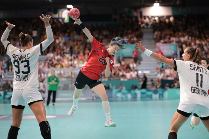  South Korea's women's handball was strong, 'Iron Wall' beat Germany 23-22'Start of Pleasure'