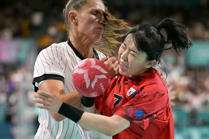  Women's Handball 22nd, 1 point behind Germany 6th! I reported my first win!