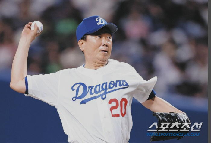 Sun Dong-yeol, a 61-year-old who returned to Chunichi 25 years ago, handled two hitters with seven pitches in the legend match, and Lee Jong-beom 'I was happy' 