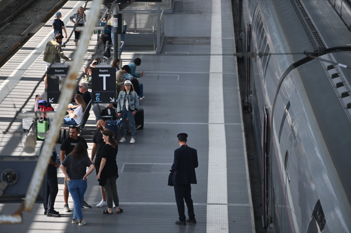 'Terrorism concerns?'A series of fires on French rail networks on opening day, Paris is 'super nervous'