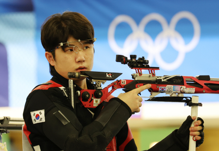 A valuable silver medal! Park Ha-joon and Geum Ji-hyun in the 10m mixed shooting, harvesting the first medal in South Korea!