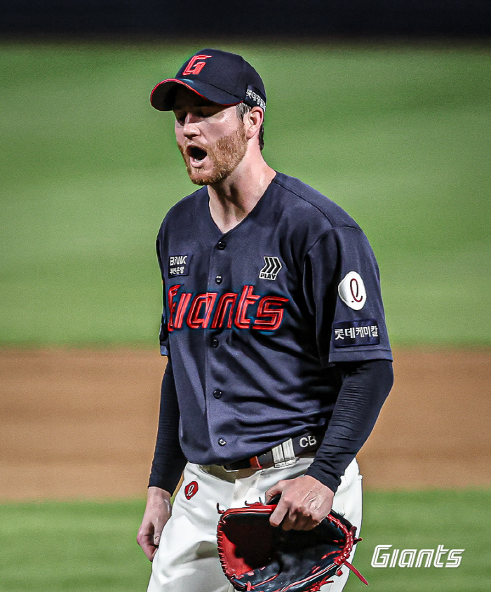 Escape from hell for 5 consecutive years! 'Banz 7 innings of hard pitching → Na Seung-yeop  Son Ho-young 5 RBIs joint venture' Complete the winning formula Lotte caught NC and saved the fall baseball 'Hope' 