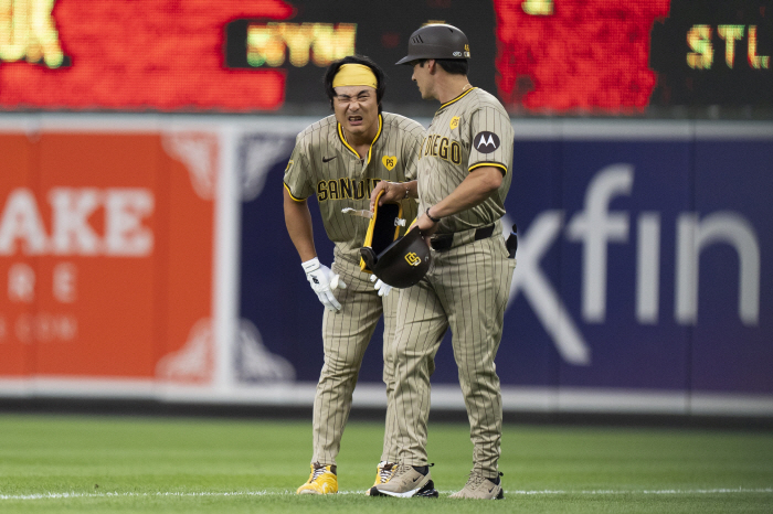 Kim Ha-sung stepped on first base and swung → Coach Silt checked again and went ahead to play, repaying him with multi hits...6 consecutive whistles SD 6-4 BAL