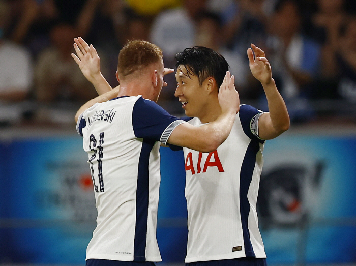 'Son Heung-min scored his first goal at last'Son Heung-min's daily heart letter 'Click ceremony Tottenham came from behind to beat Vissel Kobe 3-2