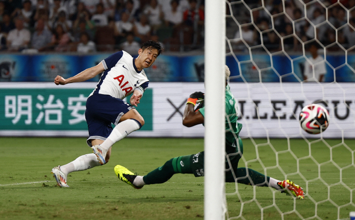 'First preseason goal explosion'→'MVP against Kobe'...Son Heung-min, now only 'Home Coming Day' is left...'I can't take it anymore!'