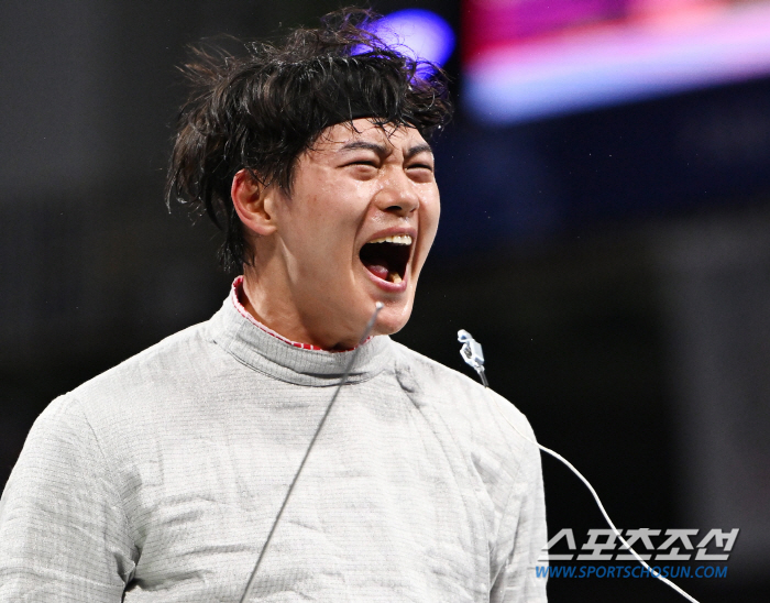 'Flower Handsome Pencer Did It!' The first star of Paris is the male sabre, Oh Sang-wook! The first individual Grand Slam by a Korean player 'Performance'!