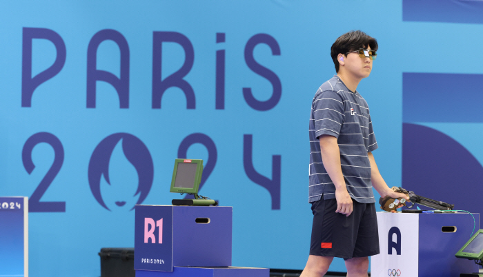 Good Fight! Shooting Lee Won-ho, 4th place in the 10m 男 air rifle final 