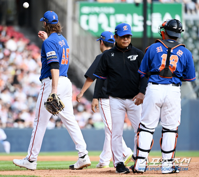 'I took a good rest for three days, and I'm taking a rest tomorrow.' It's the last day of the game, but the 2nd inning's sudden steel plate, Hanwha's all-out war began