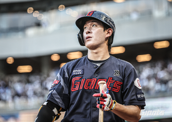 Nakdonggang River The B? Na Seungyeop series! Seven hits  seven RBIs including two home runs 'Fire bat'One Man Show Lotte caught NC after a bloody battle in the 274th minute 'Winning' 