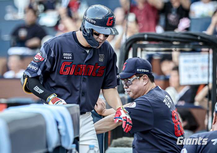 Nakdonggang River The B? Na Seungyeop series! Seven hits  seven RBIs including two home runs 'Fire bat'One Man Show Lotte caught NC after a bloody battle in the 274th minute 'Winning' 