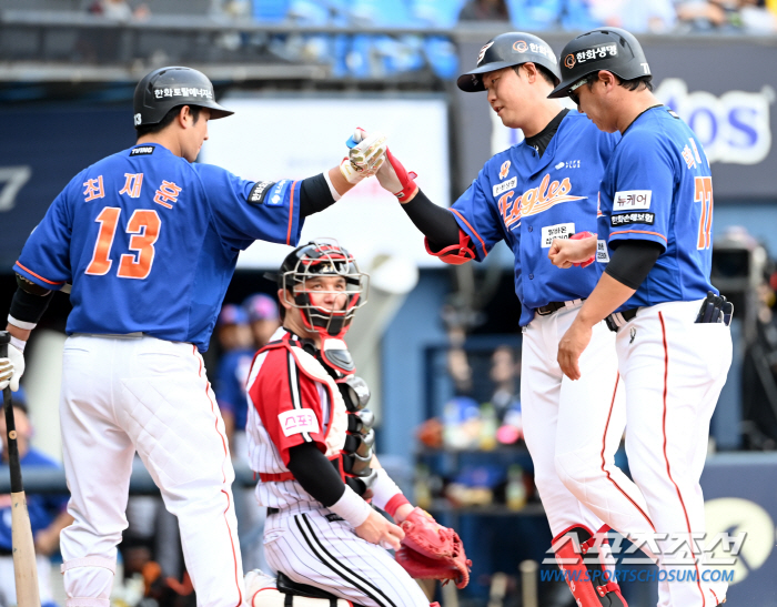 The two-time foreign steel plate was super-strong'Chae Eun-sung and Ha Joo-seok Home Run' Hanwha won three consecutive games → LG won eight consecutive games 