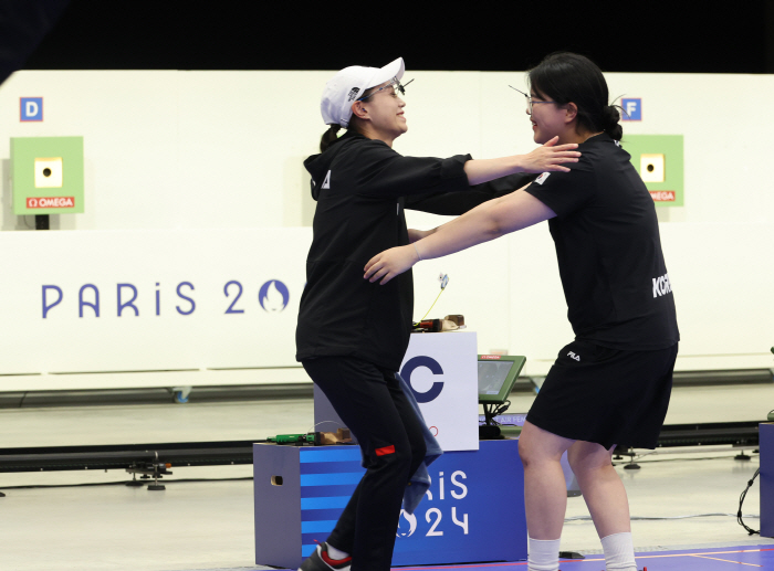 女Shooting has made a new history! Oh Ye-jin and Kim Ye-ji, 10m air pistol 金 - 銀 joint!!